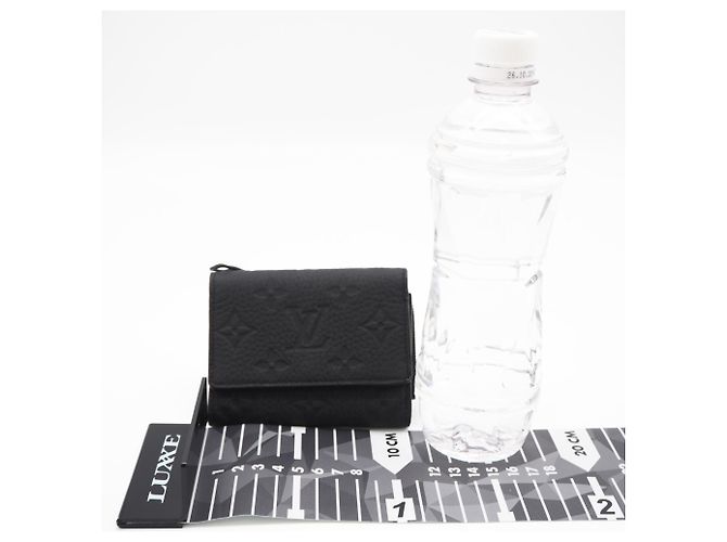 Louis Vuitton Taurillon Portefeuille Pilot Wallet Nero - vista 3