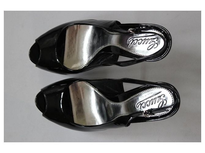 Gucci Décolleté Slingback Peep-Toe in Vernice Nera Nero - vista 10