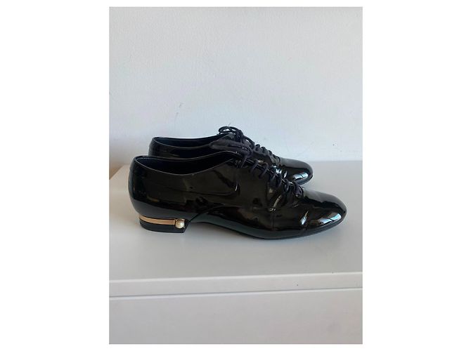 Scarpe Derby Chanel in Pelle Verniciata Nero - vista 2