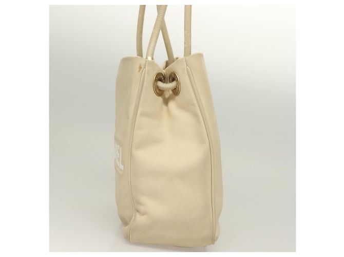 Tote Chanel Camellia in pelle Beige - vista 3