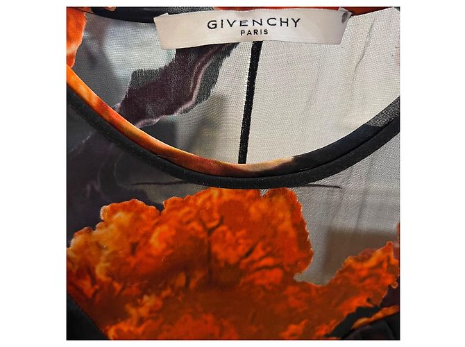 Abito leggero Givenchy SS2010 di Riccardo Tisci - vista 4