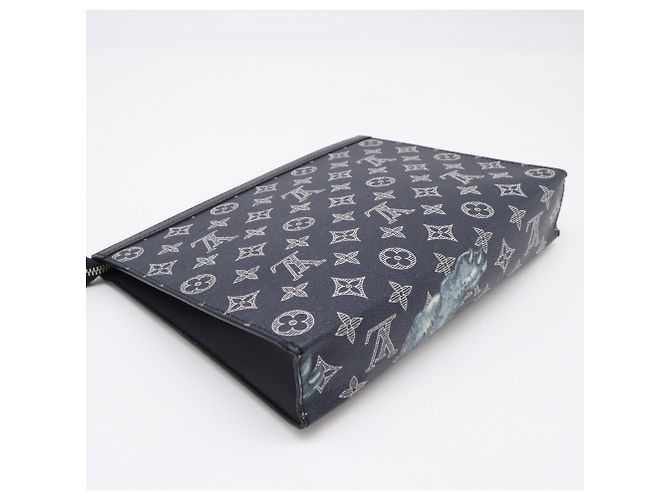 Clutch Louis Vuitton Monogram Savannah Pochette Voyage Nero Bianco Blu navy - vista 6