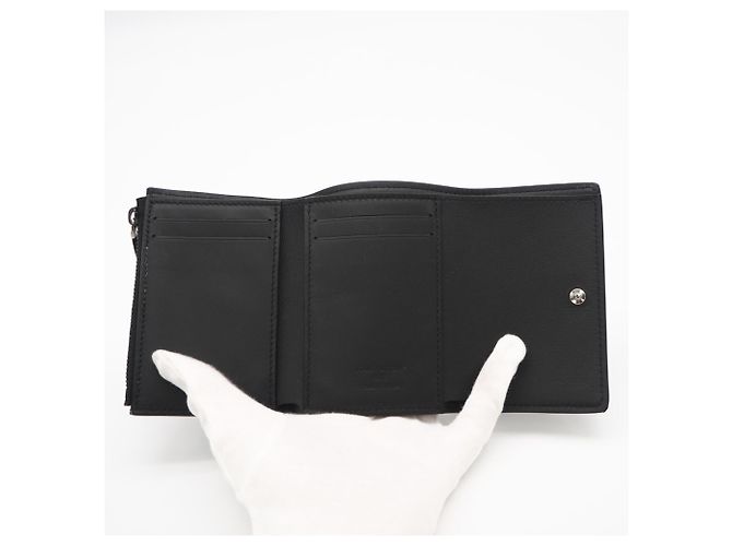 Louis Vuitton LV Aerogram Victor Wallet Black - view 11