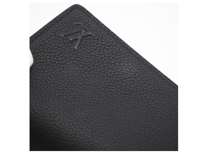 Louis Vuitton LV Aerogram Victor Wallet Black - view 16
