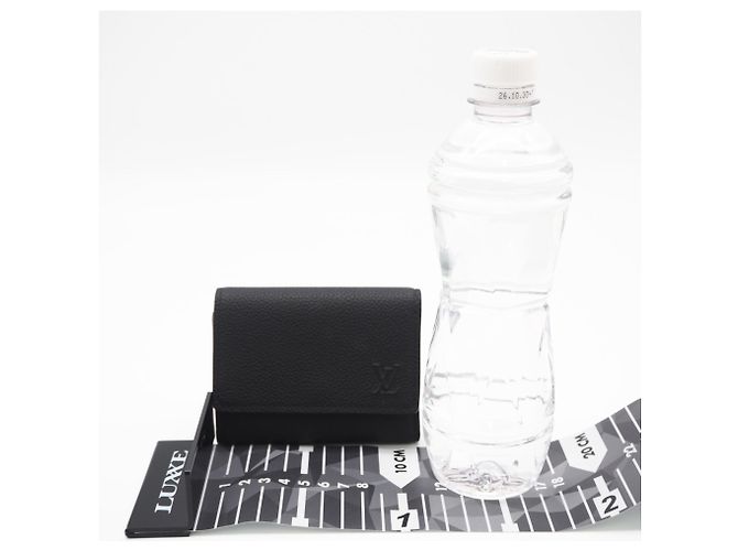 Louis Vuitton LV Aerogram Victor Wallet Black - view 3