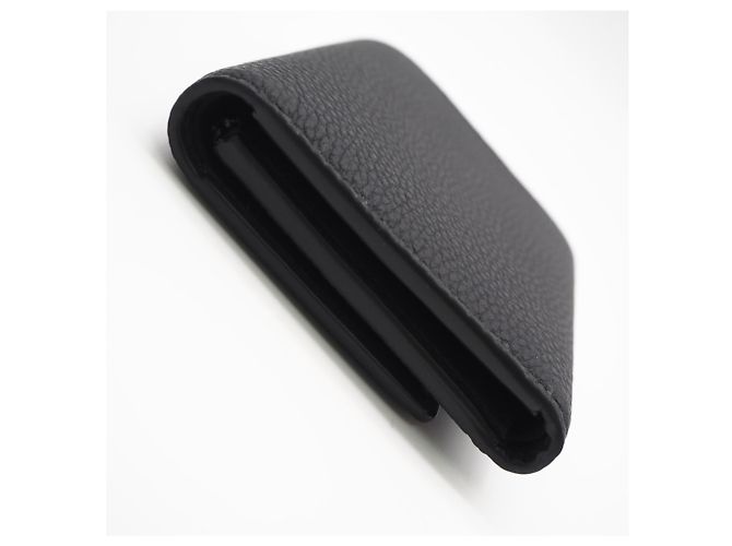 Louis Vuitton LV Aerogram Victor Wallet Black - view 7