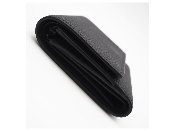 Louis Vuitton LV Aerogram Victor Wallet Black - view 8