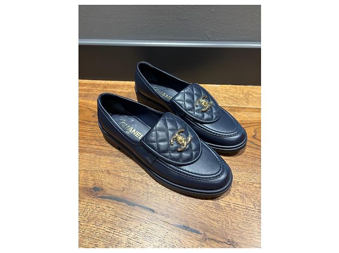 Chanel Mocassini in pelle trapuntata blu navy Blu scuro - vista 9