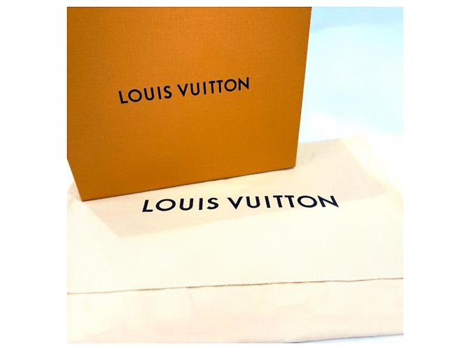 Louis Vuitton Reversible Distorted Damier Bucket Hat Schwarz Weiß - Ansicht 8