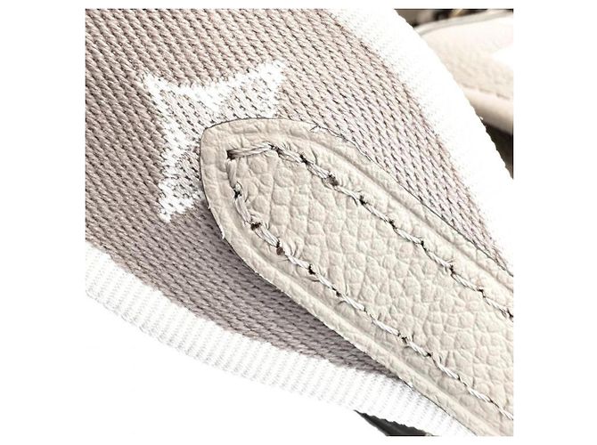 Borsa a Spalla Louis Vuitton Diane Bicolor Empreinte Beige Grigio Crudo - vista 11