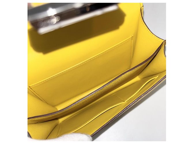 Hermès Bolsa de ombro Hermes Constance 3 Mini Amarelo - vista 4