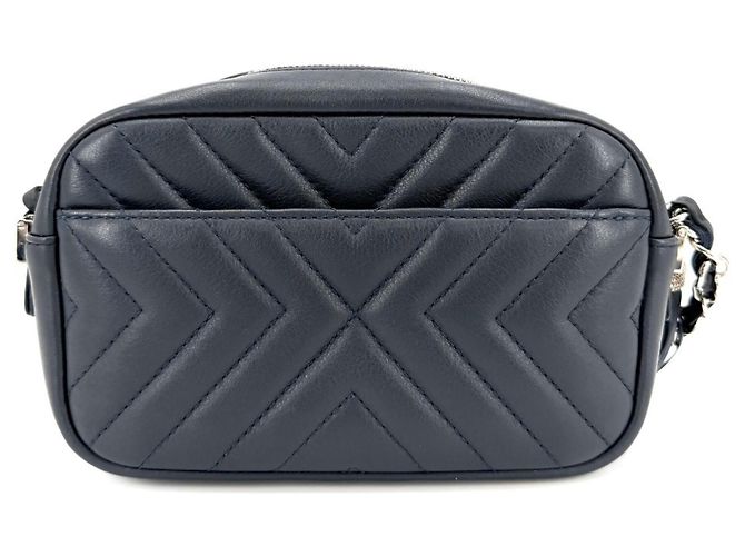 Borsa a tracolla in pelle blu navy Chanel - vista 2