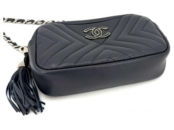 Borsa a tracolla in pelle blu navy Chanel - vista 3