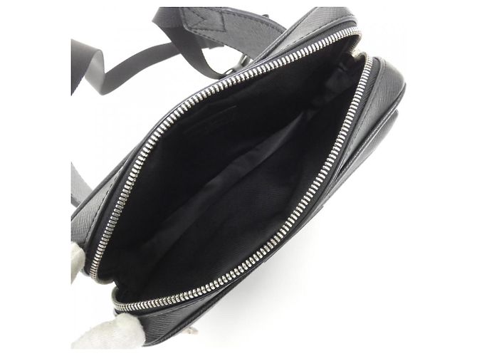 Borsa a tracolla Louis Vuitton Taiga Bumbag Outdoor Nero - vista 5