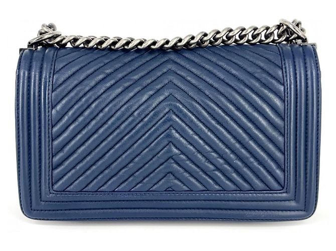 Le Boy Bolsa de ombro em couro azul marinho Chanel - vista 2