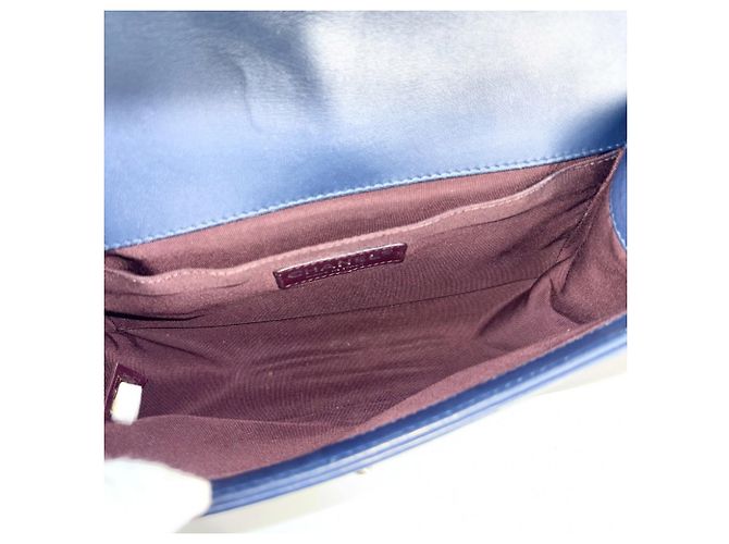 Le Boy Bolsa de ombro em couro azul marinho Chanel - vista 4