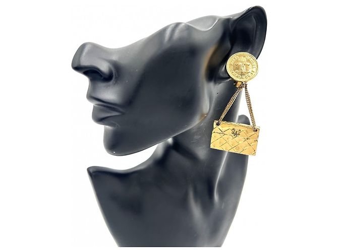Orecchini a lobo Chanel Vintage placcati oro D'oro - vista 3