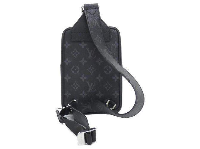 Borsa a tracolla Louis Vuitton Taiga Lama Outdoor Nero - vista 2