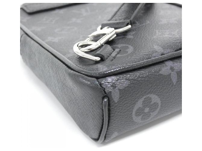 Borsa a tracolla Louis Vuitton Taiga Lama Outdoor Nero - vista 3