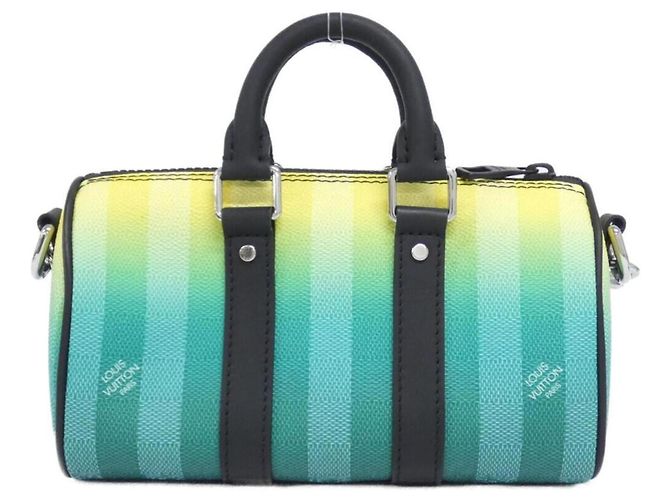 Borsa Boston Louis Vuitton Day Break Keepall XS Verde chiaro - vista 2
