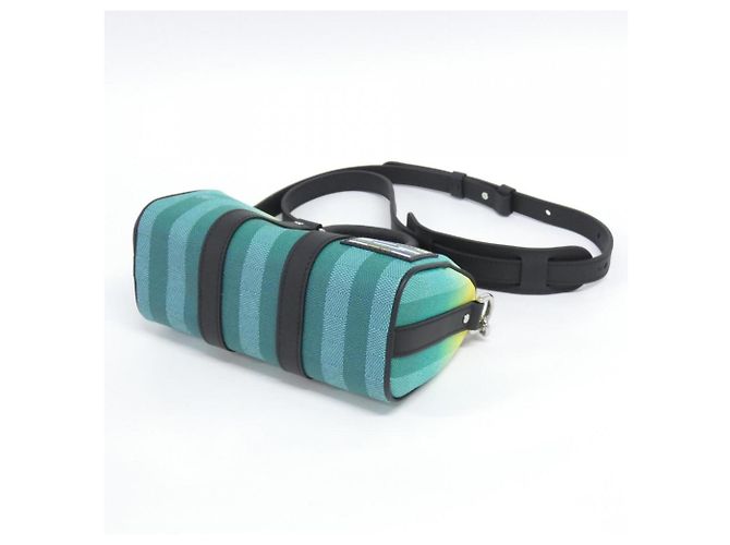 Borsa Boston Louis Vuitton Day Break Keepall XS Verde chiaro - vista 3