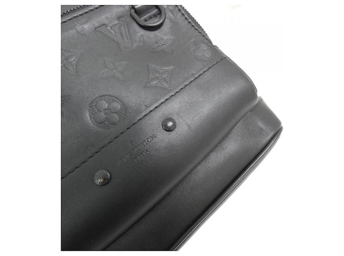 Borsa a tracolla Louis Vuitton Monogram Shadow Racer Nero - vista 5
