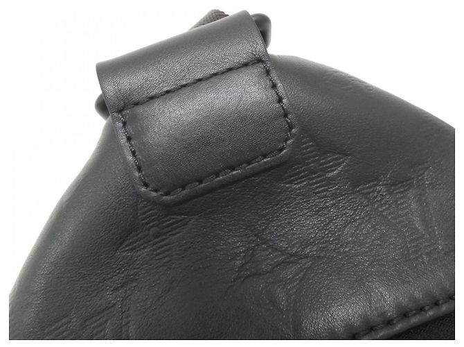 Borsa a tracolla Louis Vuitton Monogram Shadow Racer Nero - vista 6