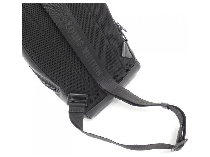 Borsa a tracolla Louis Vuitton Monogram Shadow Racer Nero - vista 7
