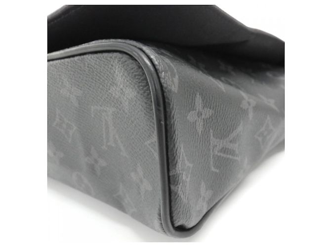 Louis Vuitton Monogram Eclipse District MM Schultertasche Schwarz Monogramm - Ansicht 3