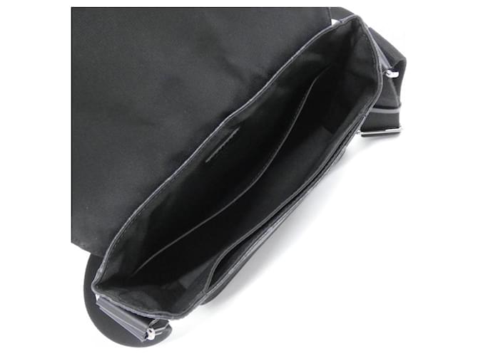 Louis Vuitton Monogram Eclipse District PM Schultertasche Schwarz Monogramm - Ansicht 7