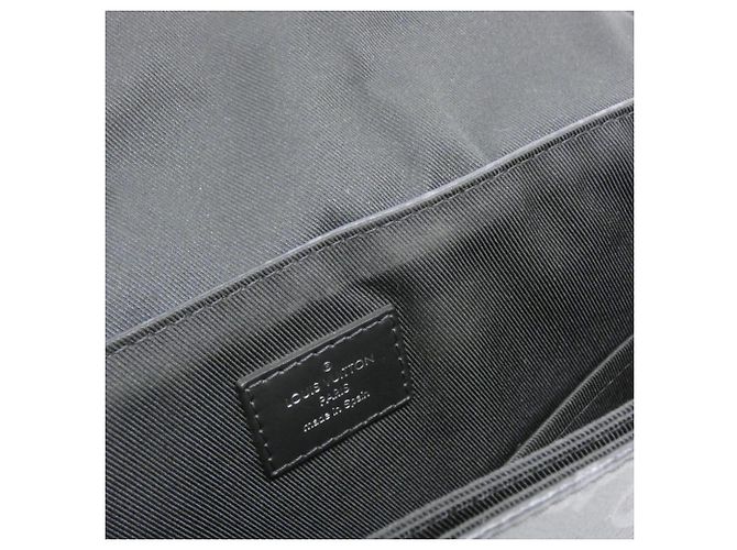 Louis Vuitton Monogram Eclipse District PM Schultertasche Schwarz Monogramm - Ansicht 8