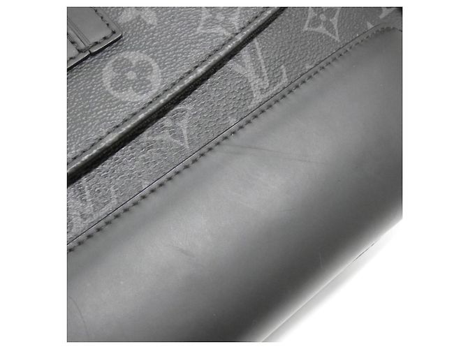 Borsa a tracolla Louis Vuitton Monogram Eclipse Messenger Voyage MM Nero - vista 4
