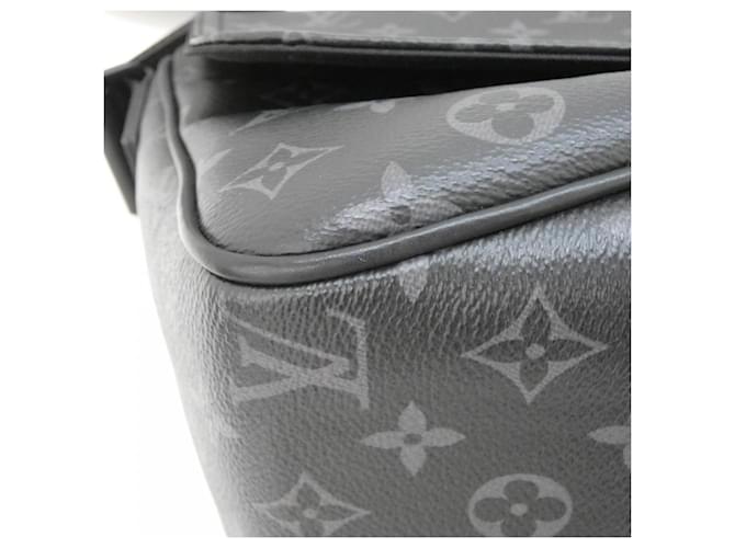Borsa Messenger Louis Vuitton Monogram Eclipse Montsouris Nero - vista 3