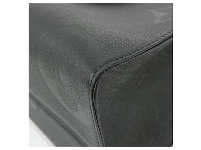 Borsa Louis Vuitton Monogram Empreinte OnTheGo MM Nero - vista 2