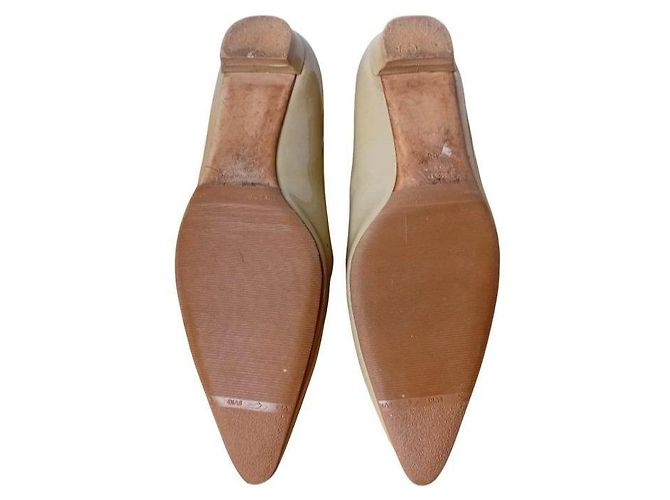 Prada Ballerine a punta in vernice beige - vista 6