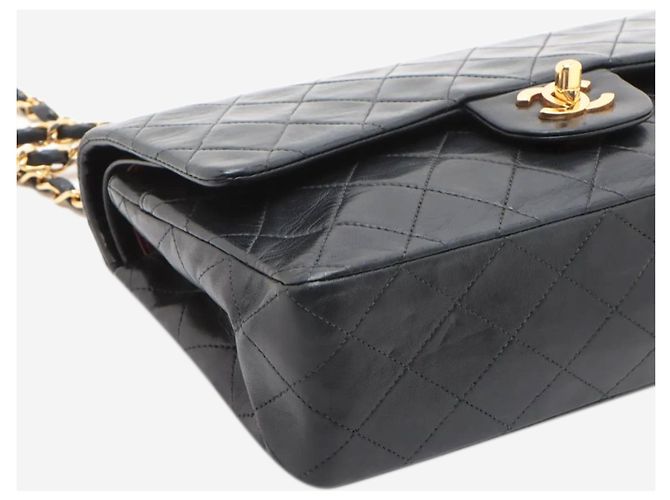 Chanel Schwarze Vintage 1991 Classic Double Flap Tasche aus Lammleder, Größe medium - Ansicht 10