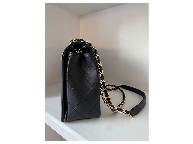 Chanel Classic Flap Medium in agnello nero - vista 3