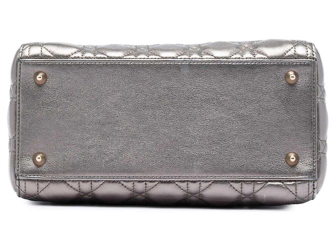 Lady Dior in agnello metallizzato argento, misura Medium - vista 3