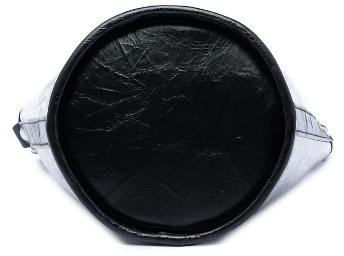 Bolsa Bucket Chanel Black Small em PVC e couro de vitelo amassado Camellia Coco Preto - vista 3
