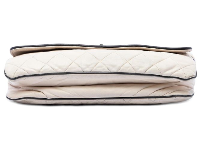 Chanel White Quilted Lambskin East West Mademoiselle Flap Bianco - vista 3