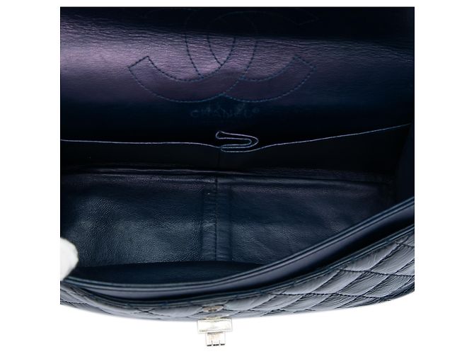 Chanel Blue Quilted Crinkled Patent Reissue 2.55 Double Flap 226 Blu navy - vista 4