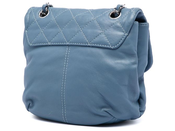 Chanel Blue Mini Quilted Lambskin Trianon Messenger Flap Blu chiaro - vista 2
