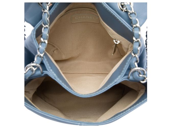 Chanel Blue Mini Quilted Lambskin Trianon Messenger Flap Blu chiaro - vista 4