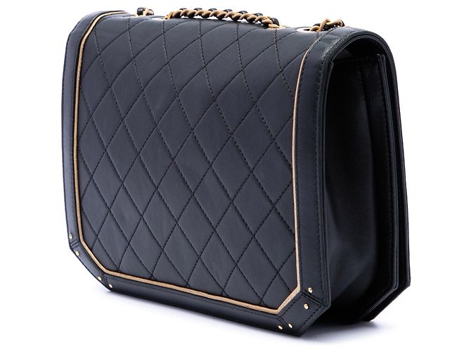 Chanel Black Quilted Calfskin Octagon CC Clasp Flap Nero - vista 2
