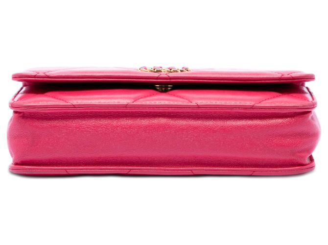 Wallet On Chain Portefeuille à chaîne 19 en agneau matelassé rose Chanel - vue 3