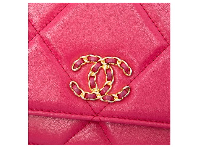 Wallet On Chain Portefeuille à chaîne 19 en agneau matelassé rose Chanel - vue 5