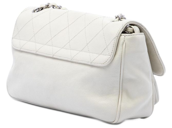 Chanel White Quilted Caviar Reissue 2.55 Pocket Flap Bianco - vista 2