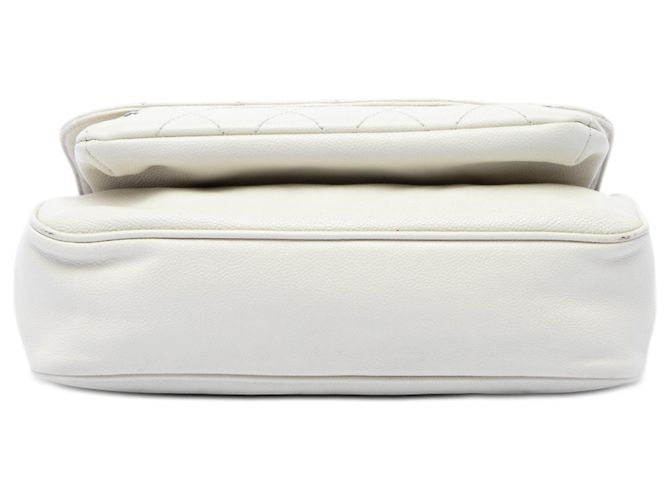 Chanel White Quilted Caviar Reissue 2.55 Pocket Flap Bianco - vista 3