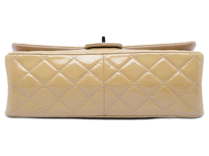 Chanel Beige Trapuntato Patent Crinkled Reissue 2.55 Double Flap 226 - vista 3