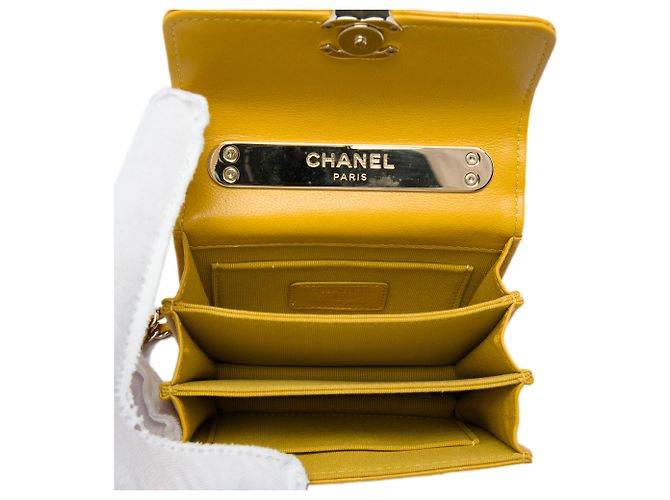 Chanel Yellow Mini Lambskin Paris Le19M Charming Top Handle Flap Giallo - vista 4